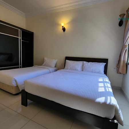 99 Kelawei Apartman George Town  Kültér fotó