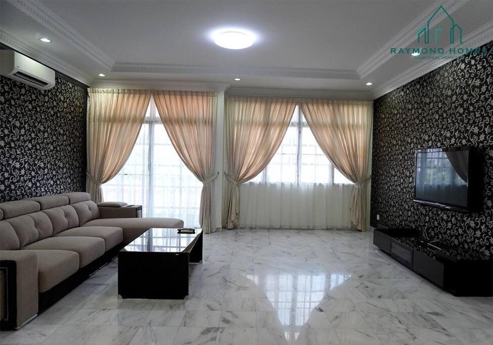 99 Kelawei Apartman George Town  Kültér fotó