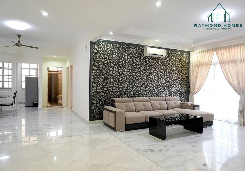 99 Kelawei Apartman George Town  Kültér fotó