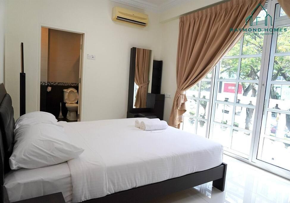 99 Kelawei Apartman George Town  Kültér fotó