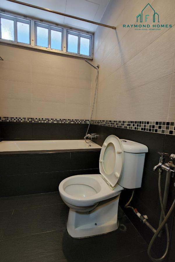 99 Kelawei Apartman George Town  Kültér fotó