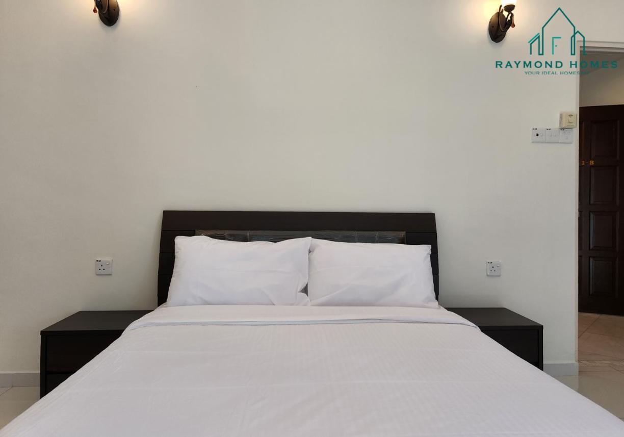 99 Kelawei Apartman George Town  Kültér fotó